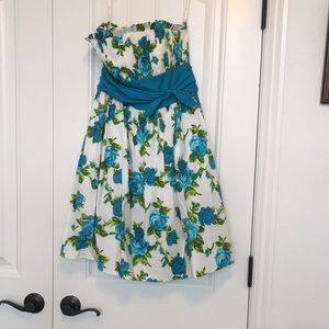 Betsey Johnson Adorable Floral Dress